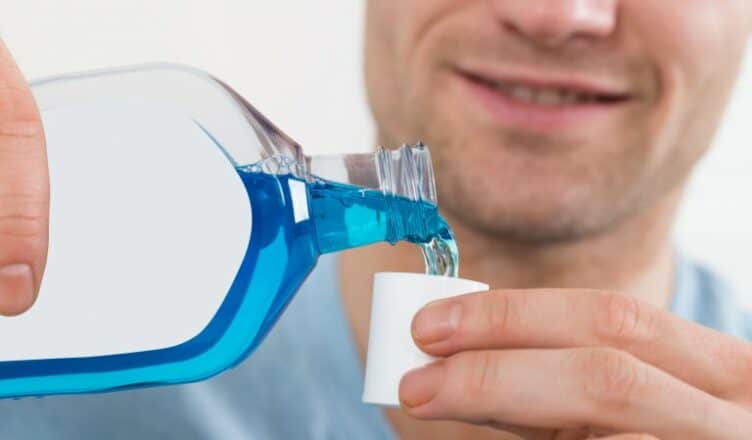 Alcohol-Free vs Regular Mouth Rinses Which is More Effective for Fresh Breath